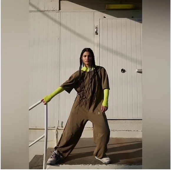 ⭐️NWT Free People Hot Shot Onsie Tee⭐️ - Picture 1 of 6